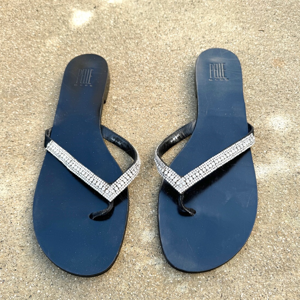 PELLE MODA rhinestone sandals thongs flip flops black silver flats NEW 13 straps